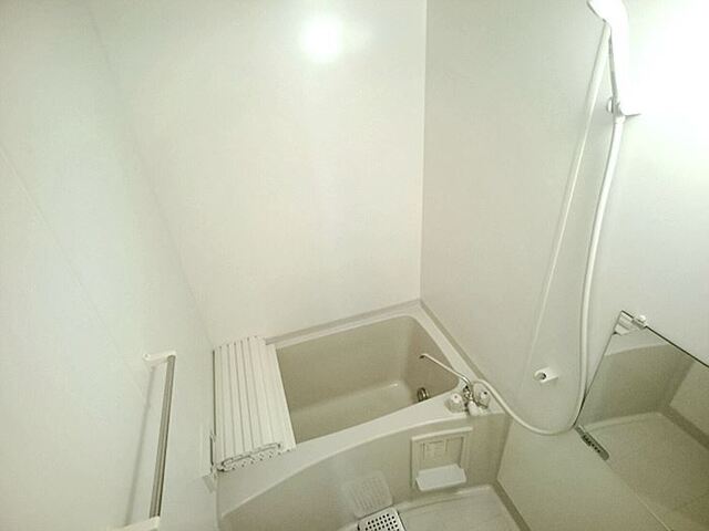 バス・シャワールーム　１０１　浴室