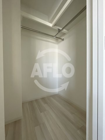 収納　セレニテ難波グランデノール　ウォークインクローゼット