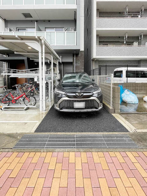 駐車場　駐車場