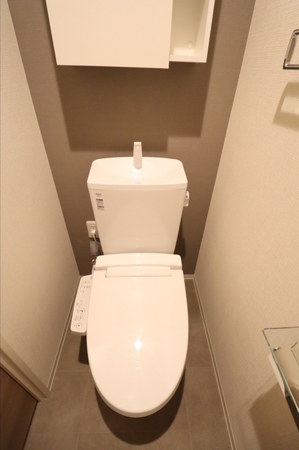 トイレ　温水洗浄暖房便座