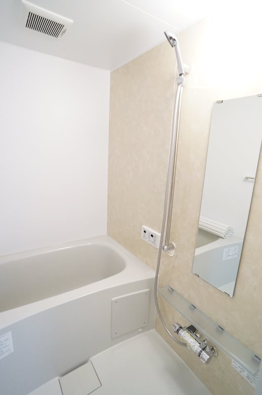 バス・シャワールーム　追い焚き付き！