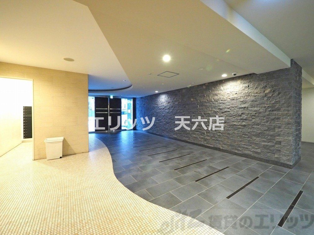 エントランス　エントランス