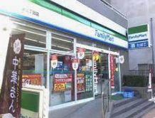 コンビニ　ファミリーマート千束三丁目店（コンビニ）まで366m