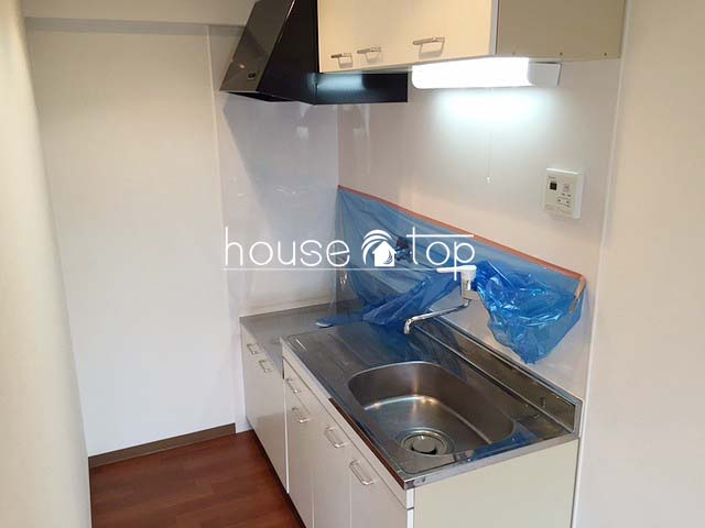 キッチン　リビングにはエアコン付き！快適に暮らせますよ♪