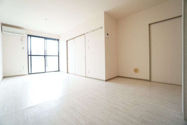 居室・リビング　※同タイプの写真です。