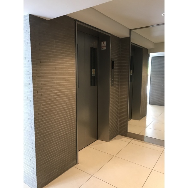 ロビー　エレベーターホール