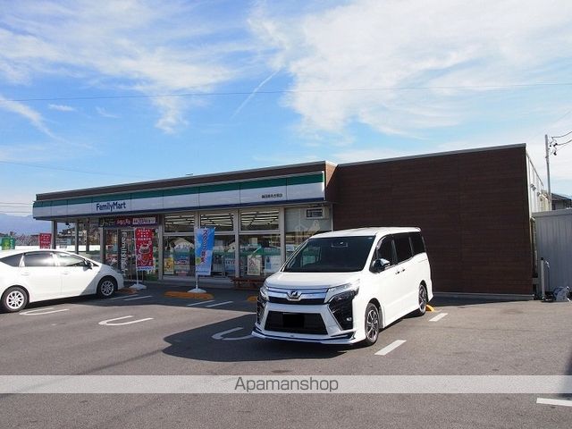 コンビニ　ファミリーマート　飯田鼎名古熊店（コンビニ）まで144m