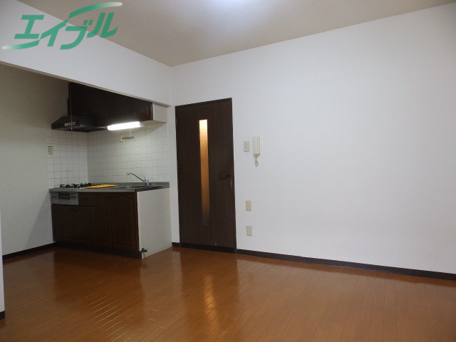 居室・リビング　同型参考写真