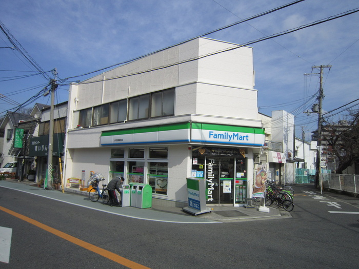 コンビニ　ファミリーマート（コンビニ）まで415m