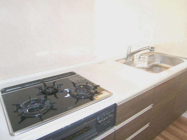 キッチン　★お料理楽々３口システムキッチン★