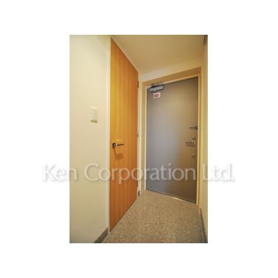 玄関　同タイプ16階のお部屋を撮影。仕様が異なることがあります。