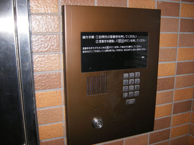 エントランス　オートロック