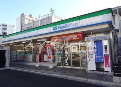 コンビニ　ファミリーマート雑色駅広場前店（コンビニ）まで250m