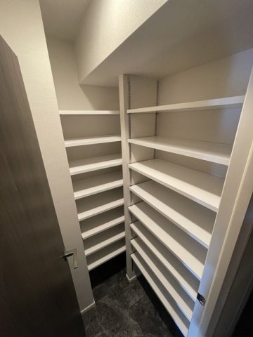 玄関　奥行きのあるシューズクロークで玄関すっきり片付きます☆靴だけ