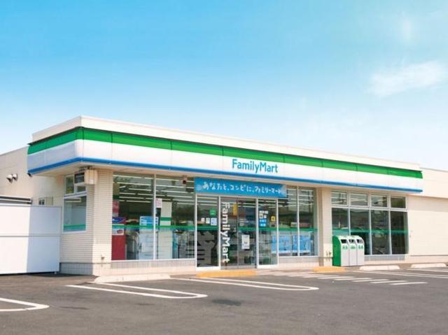 コンビニ　ファミリーマート　南船場二丁目（コンビニ）まで207m