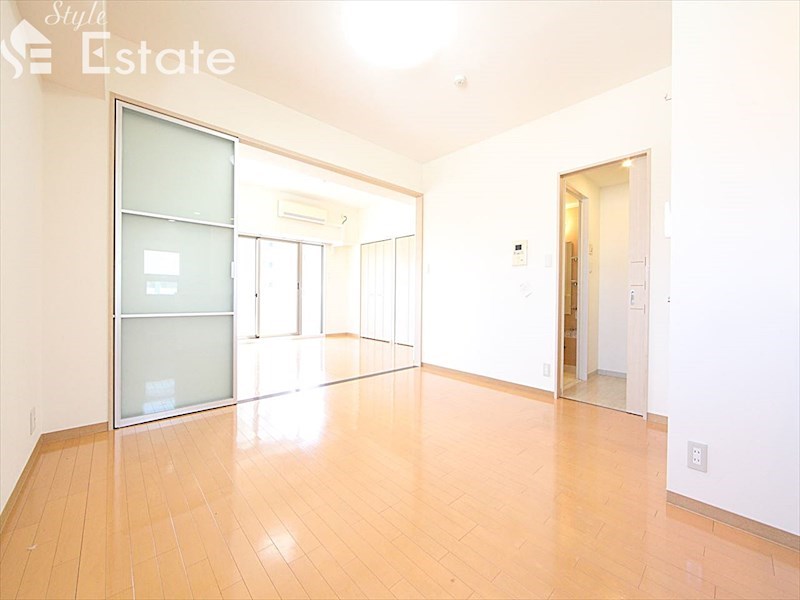 居室・リビング　内装