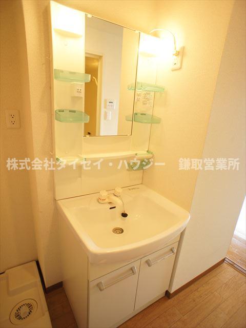 洗面設備　同タイプのお写真となります。