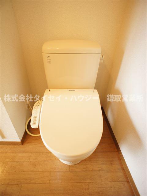 トイレ　同タイプのお写真となります。