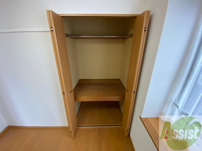 収納　寝室の収納です。部屋がすっきり片付きます。