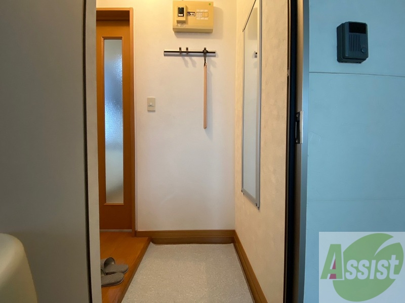 玄関　玄関の様子です。明るい印象ですね。気分もあがりそう。