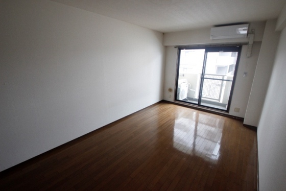 居室・リビング　※別室の写真です