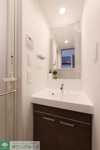 洗面設備　※写真は同タイプ住戸です。