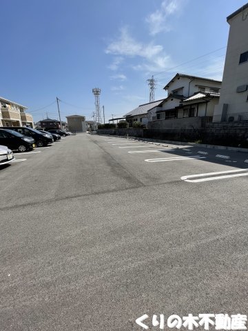 駐車場　車をお持ちの方に嬉しい駐車場付きの物件です