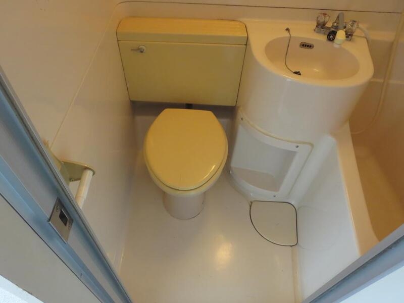 トイレ　ユニットバスの標準的なトイレです。