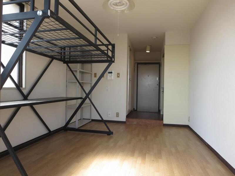 居室・リビング　標準サイズながら、形が良く、配置のしやすいお部屋です