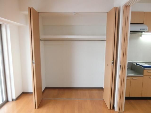 収納　収納完備ですので、居室を広々と使えます
