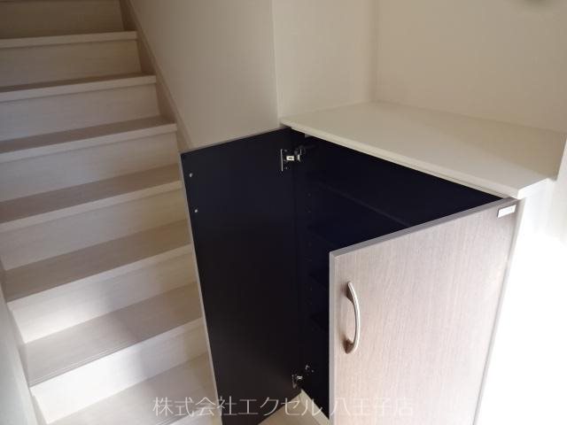 玄関　シューズボックス完備