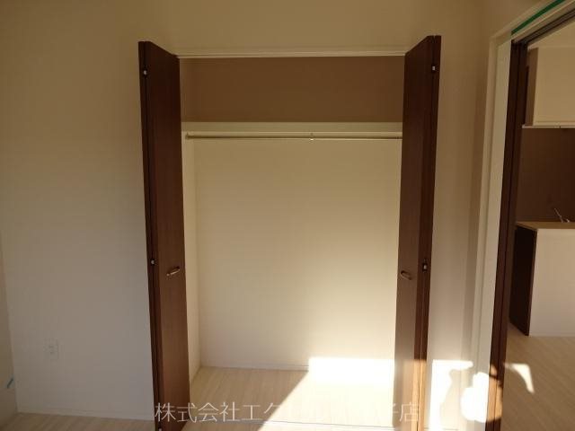 収納　幅のあるクローゼット