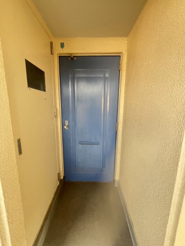 エントランス　落ち着いたエントランスです