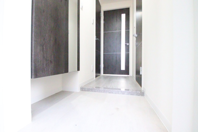 玄関　※別室の参考写真の為、現況優先です。