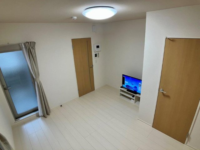 居室・リビング　104、204号室の間取りは反転プランとなります。