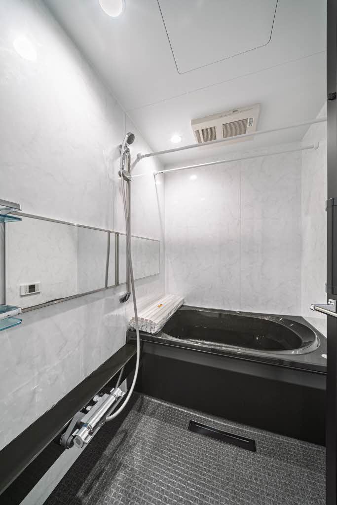 バス・シャワールーム　バスルーム