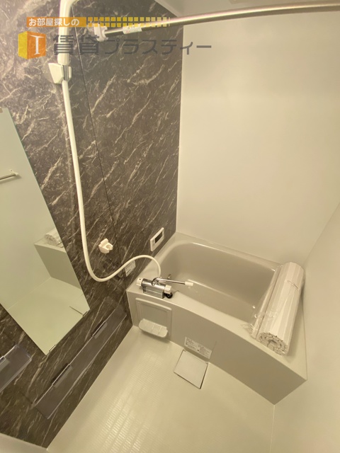 バス・シャワールーム　おしゃれなバスルームですね。