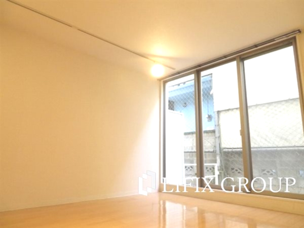 居室・リビング　窓側リビング