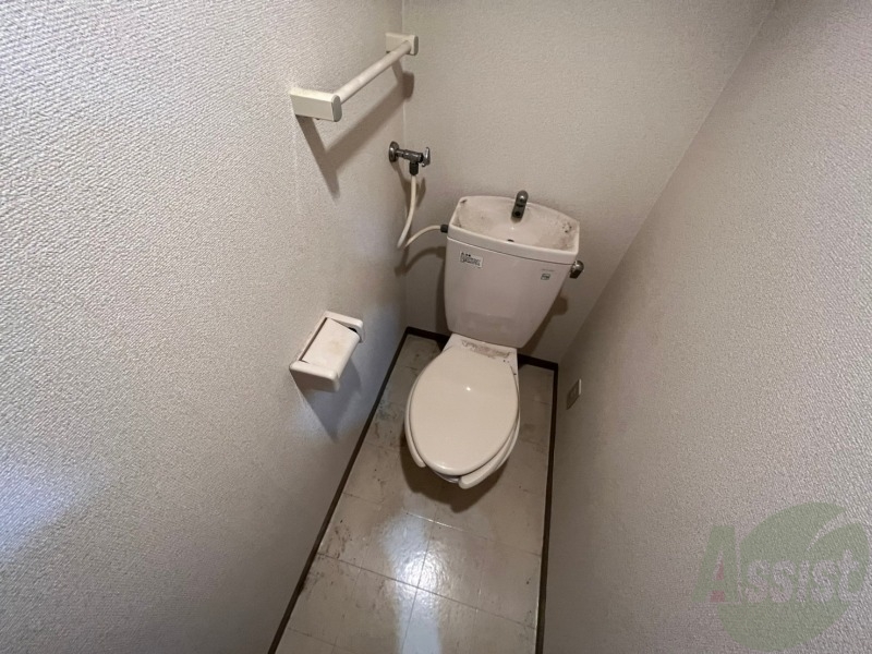 トイレ　こちらはトイレです。清潔感があり、安心して使用できます。