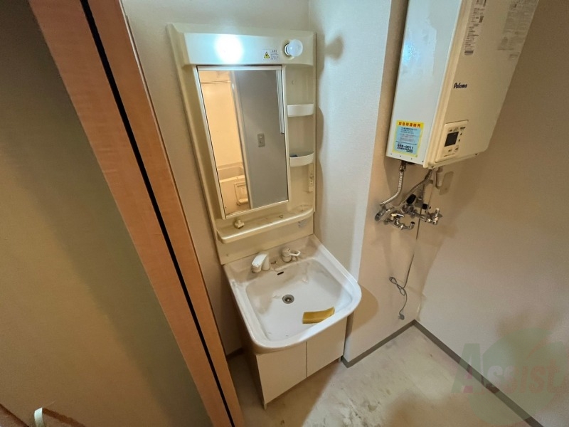 洗面設備　こちらに洗面台があります。朝の洗顔はこちらで。