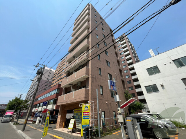 建物外観　札幌市北区北７条西「ティアラマイプラザ」