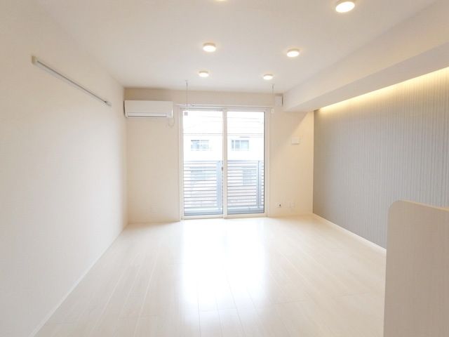 居室・リビング　関節照明の明るいリビング♪