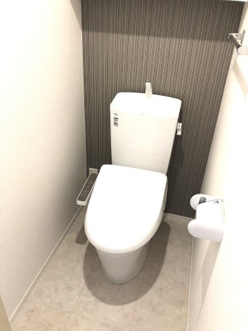 トイレ　温水洗浄暖房便座