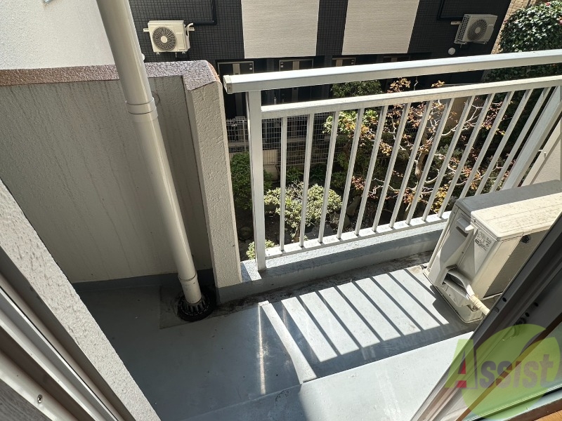 バルコニー　バルコニーもきちんと清掃されていて清潔感ありますね