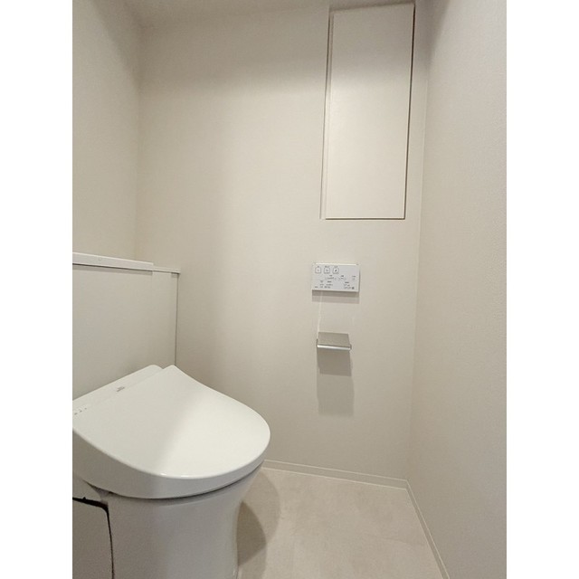 トイレ　※写真は同タイプ住戸です。