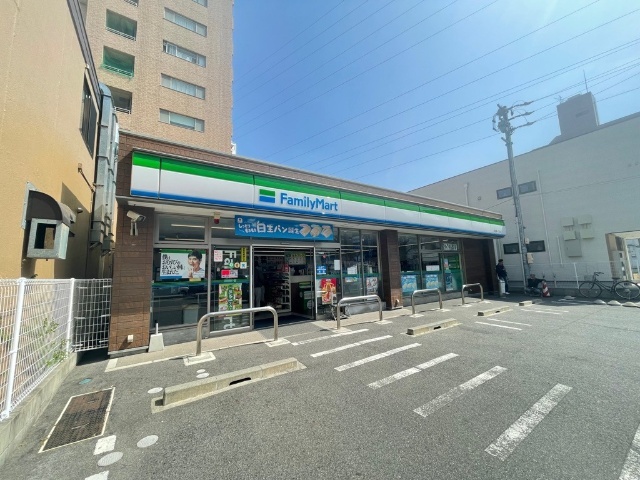 コンビニ　ファミリーマート天白原一丁目店（コンビニ）まで70m