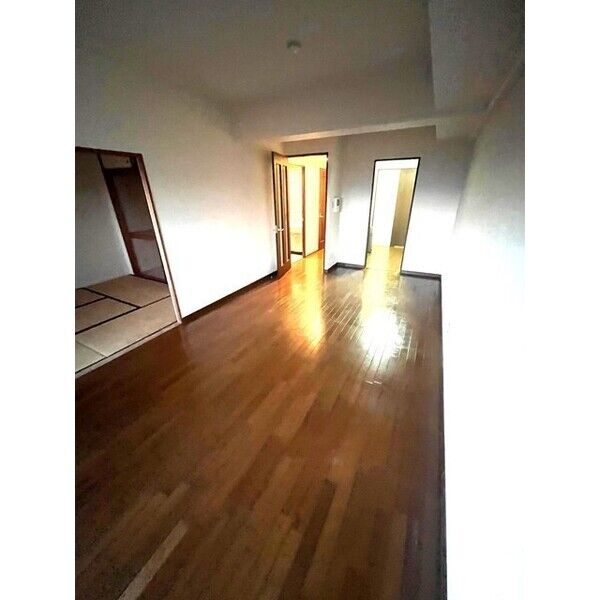 居室・リビング　南向きで日当たり良好なリビング！