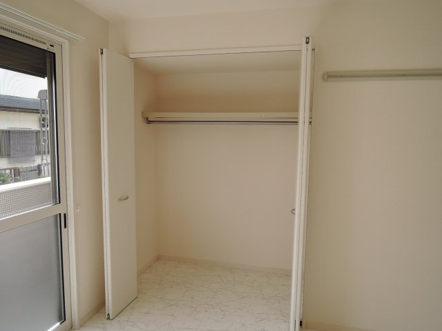 収納　洋室　ウォークインクロゼット