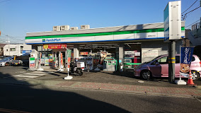 コンビニ　ファミリーマート 練馬桜台店（コンビニ）まで448m