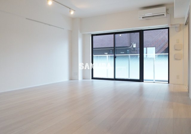 居室・リビング　こちらのリビングで趣味の時間をお楽しみください♪